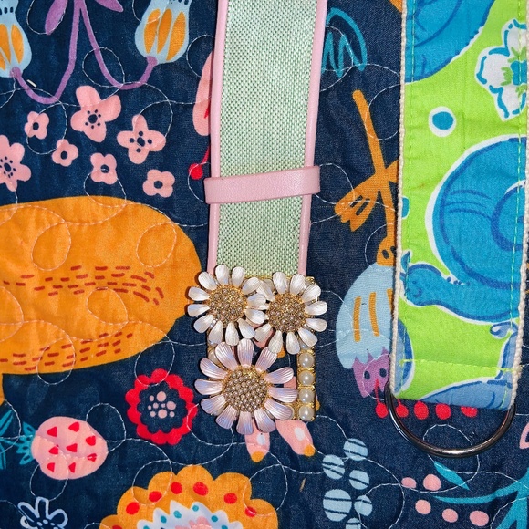 2 LILLY PULITZER BELTS MEDIUM PINK GREEN COTTON RARE DAISY BUCKLE HARD TO FIND - Picture 4 of 4